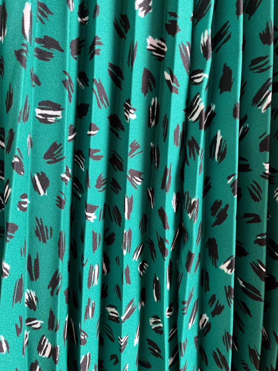 Closet, green pleated print skirt - Image 3