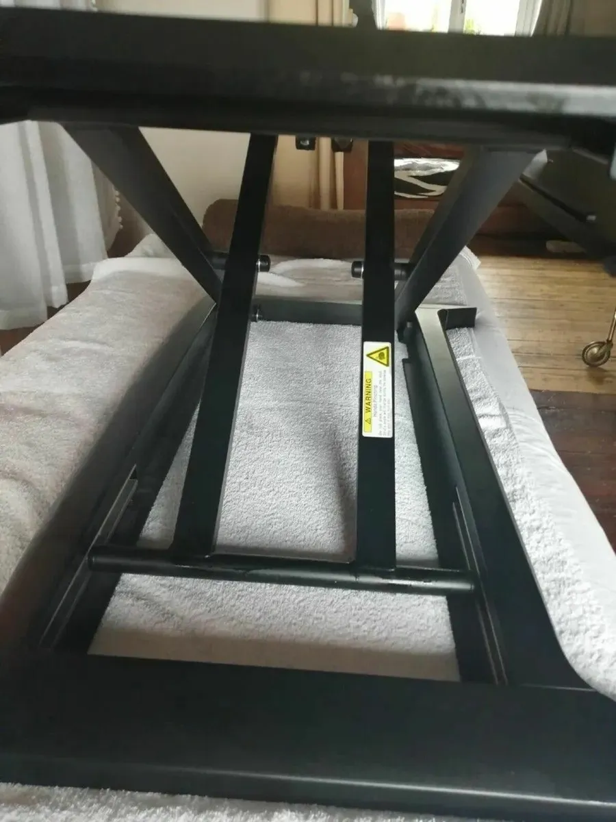 L‑E‑VATE‑PRO® Sit–Stand Desk Converter  (As New) - Image 4