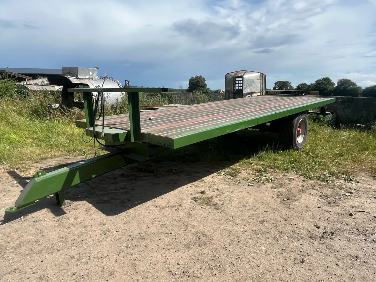 22 ft bale trailer - Image 1