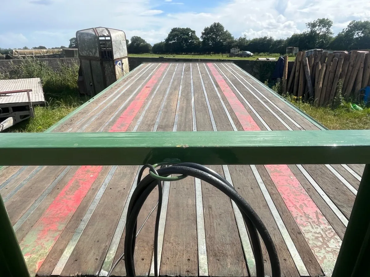 22 ft bale trailer - Image 2