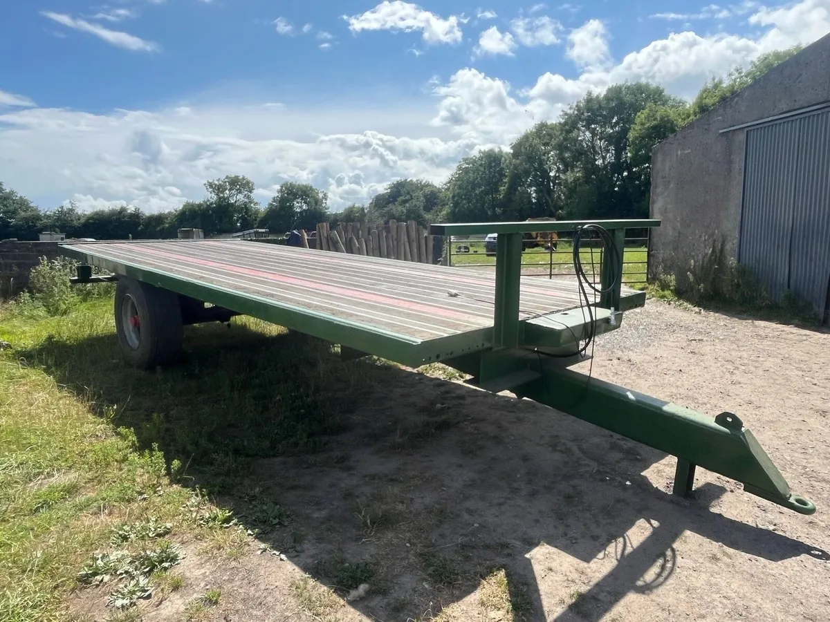 22 ft bale trailer - Image 3