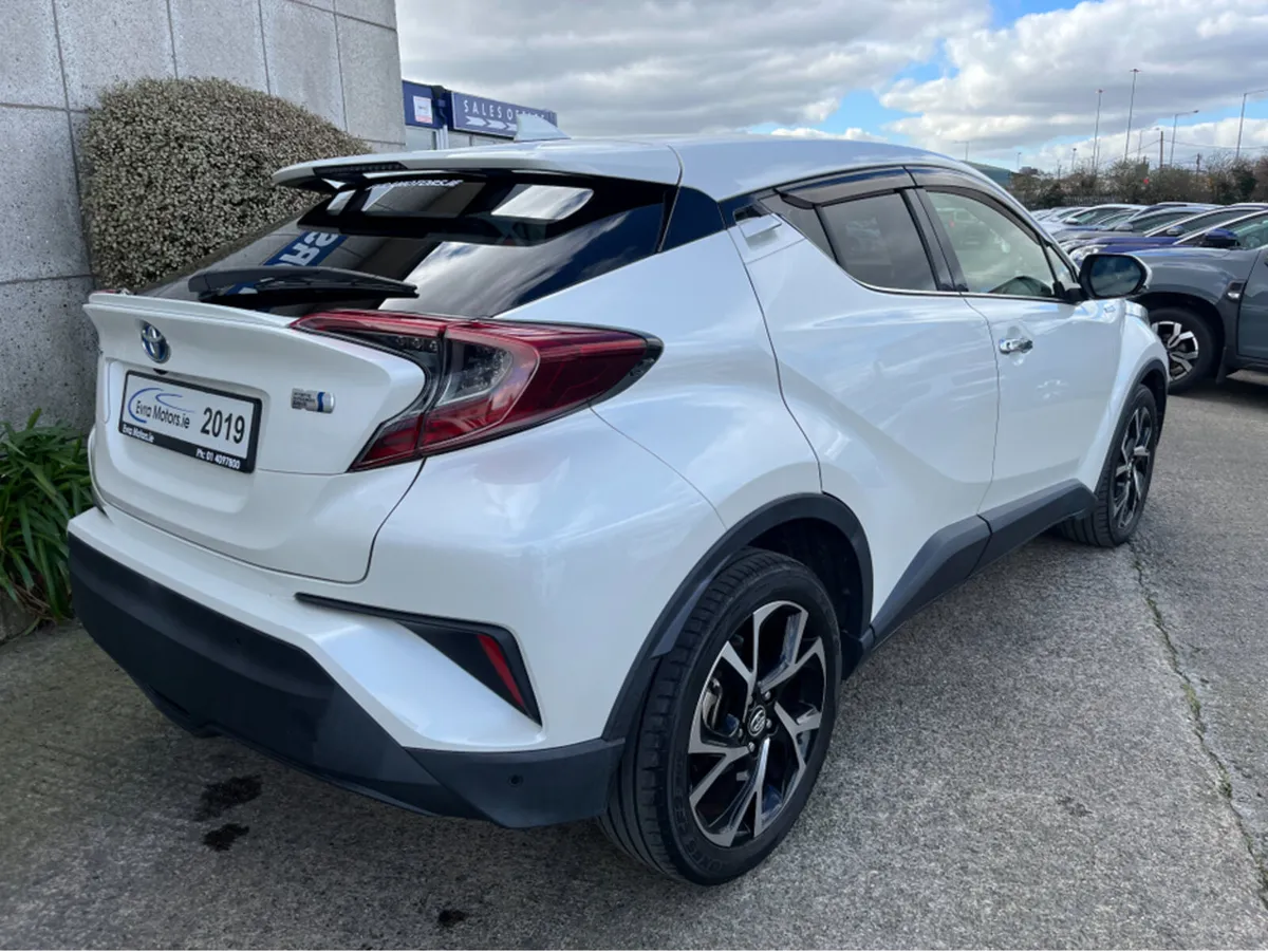 Toyota C-HR SOL AUTOMATIC HYBRID 1.8 PETROL //HIGH - Image 4
