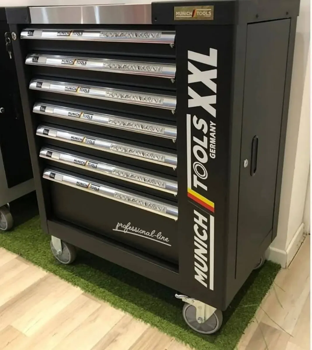 MUNICH XXL BLACK EDITION 

7 DRAWERS 6 FULL WITH T - Image 1