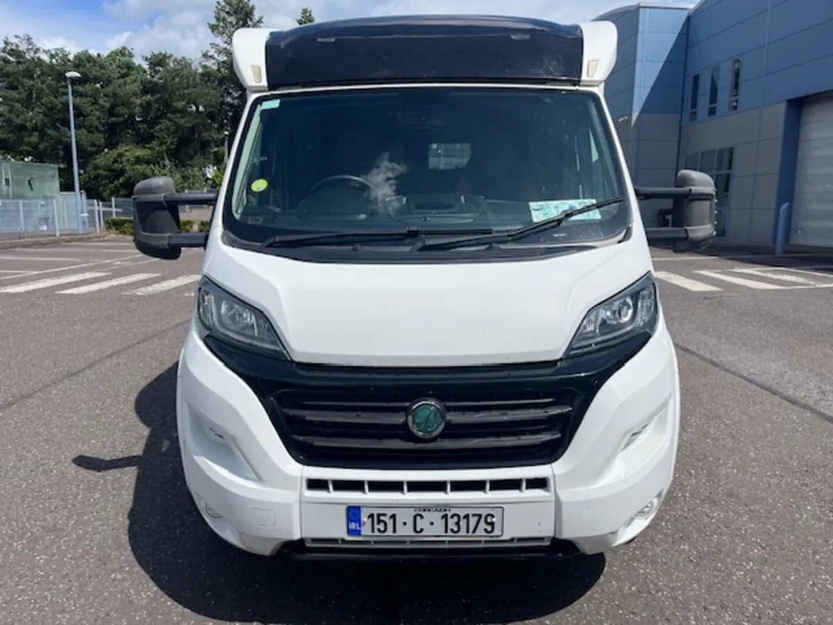 2015 - AUTO - 53,000 KM Swift Bessacar 412 - Image 2