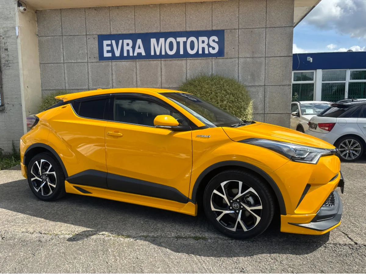 Toyota C-HR SOL TRD SPORTIVO HYBRID AUTOMATIC 1.8 - Image 3