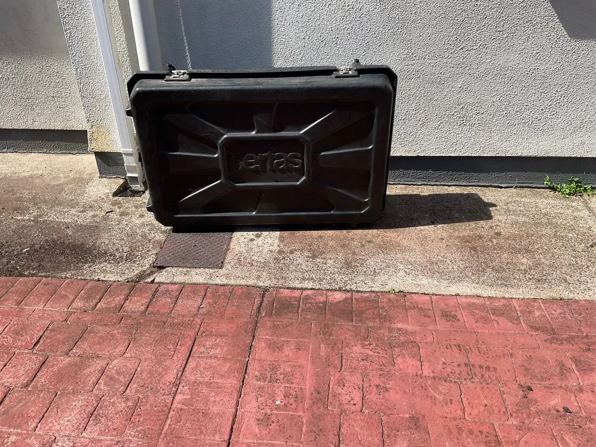 Hard shell travel bike box
