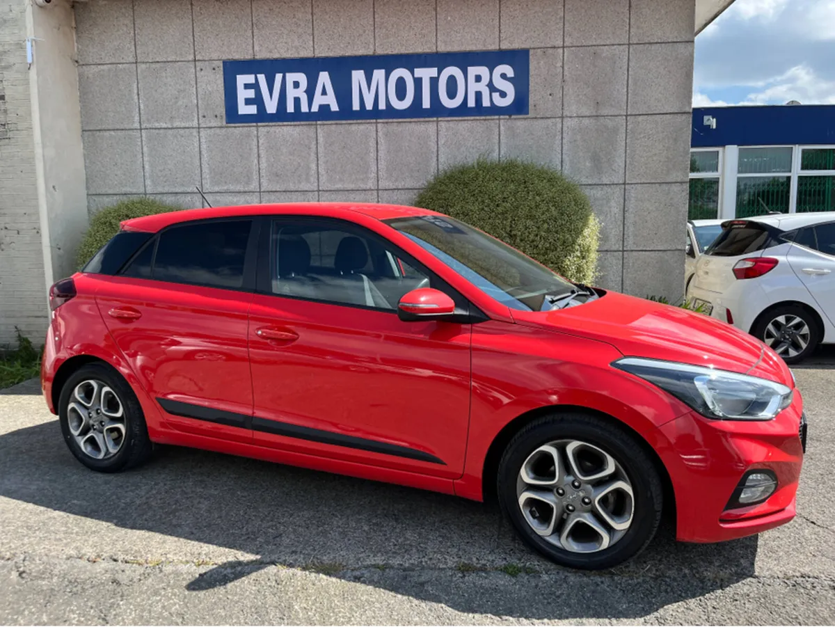 Hyundai i20 DELUXE 1.2 PETROL - Image 3