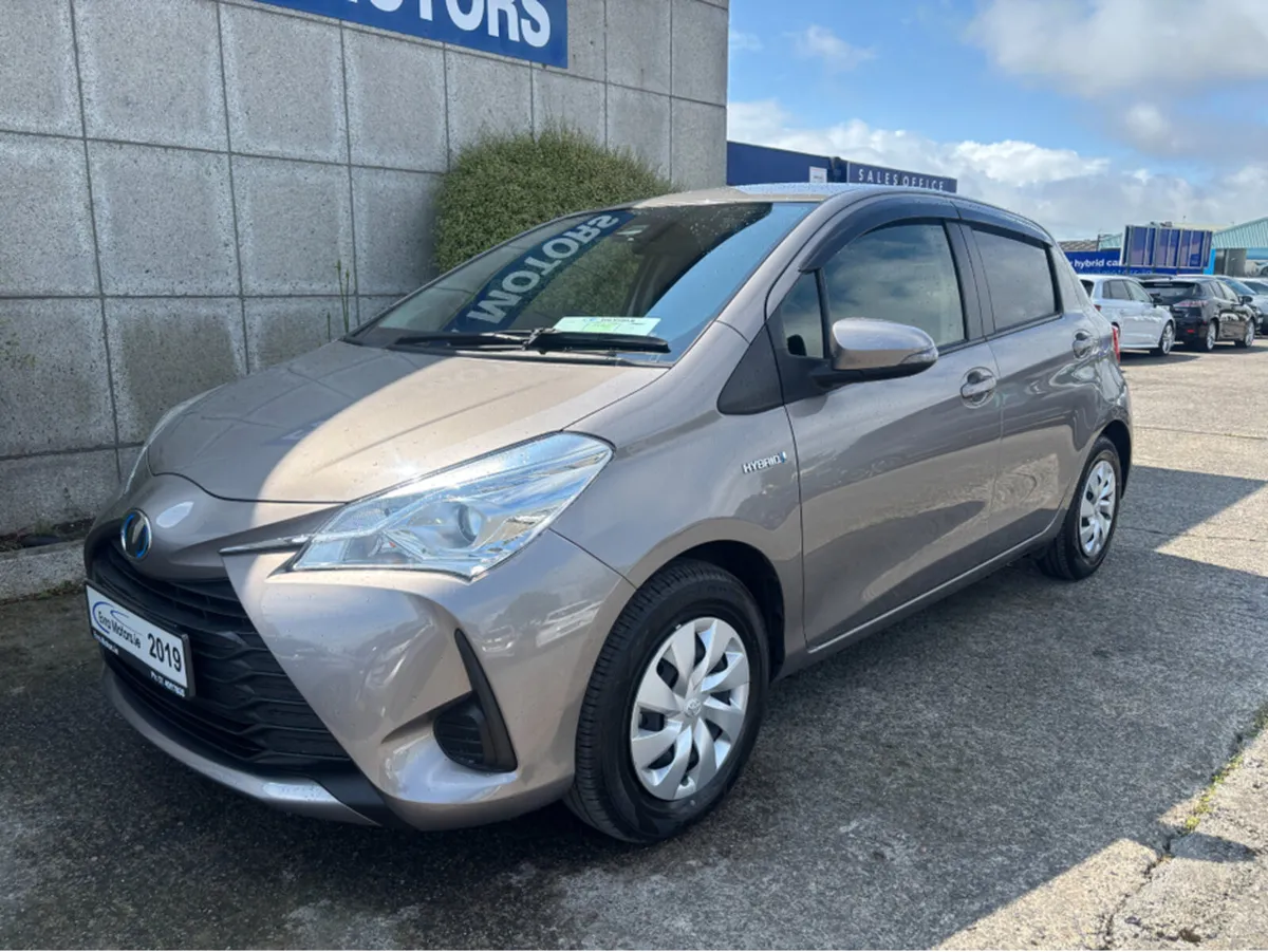 Toyota Vitz YARIS HYBRID AUTOMATIC 1.5 PETROL - Image 4