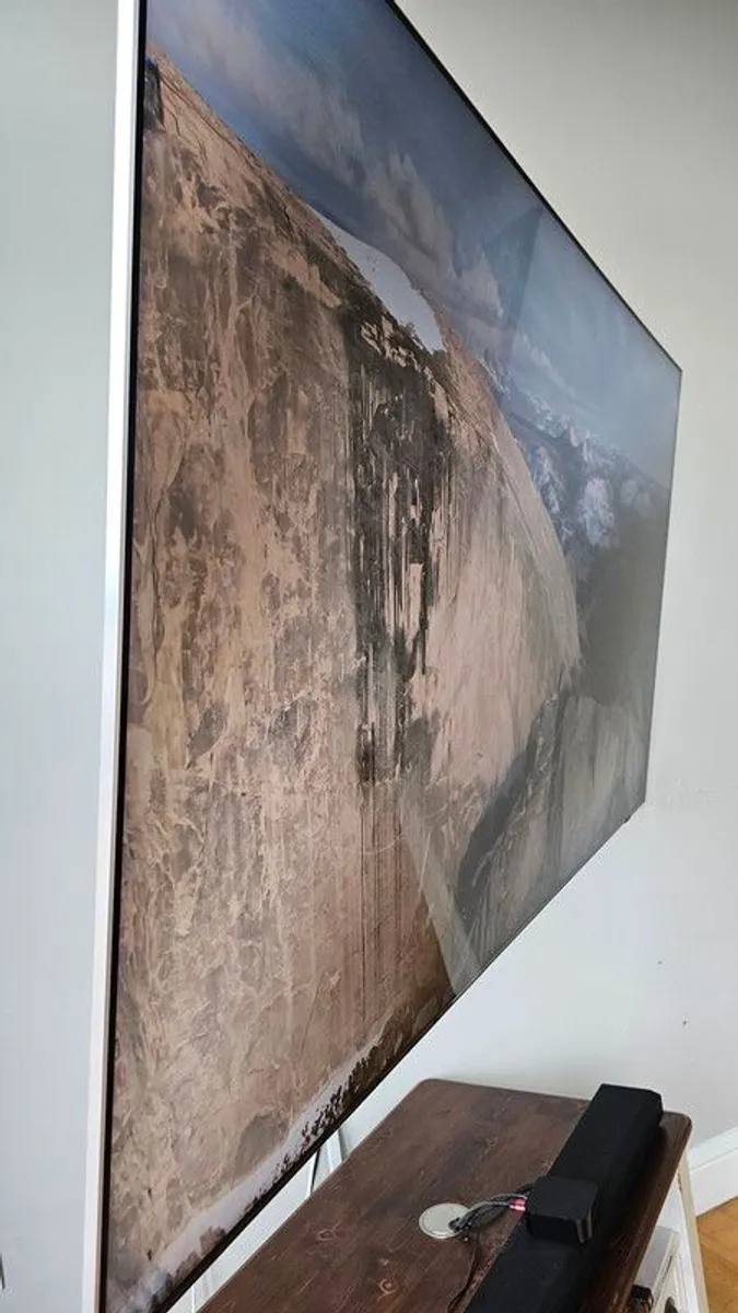 85 inch Samsung QN85 TV - Like New - Image 4