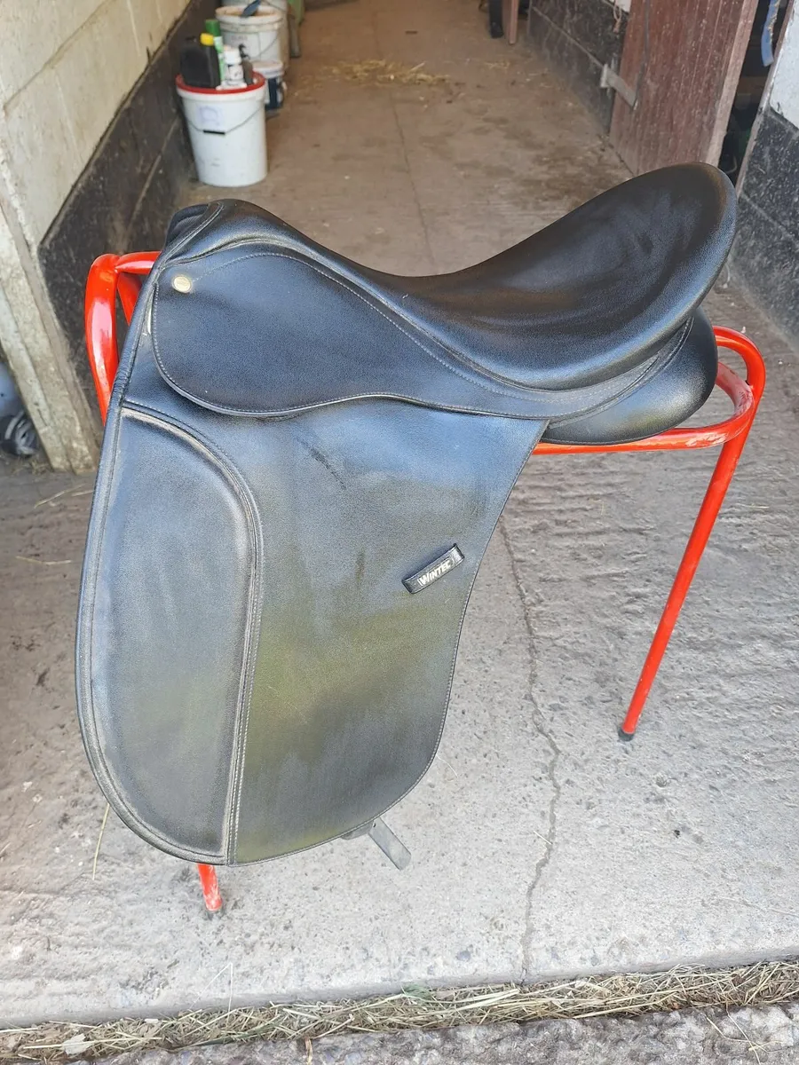 Wintec Dressage Saddle 18 inch - Image 3
