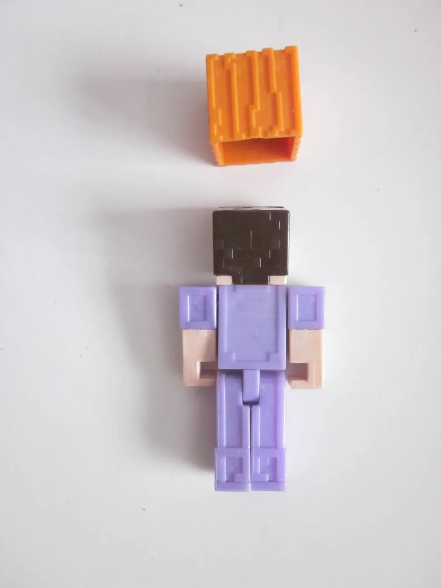 Minecraft Ultimate Armor Steve Figure 3.75" - Image 2