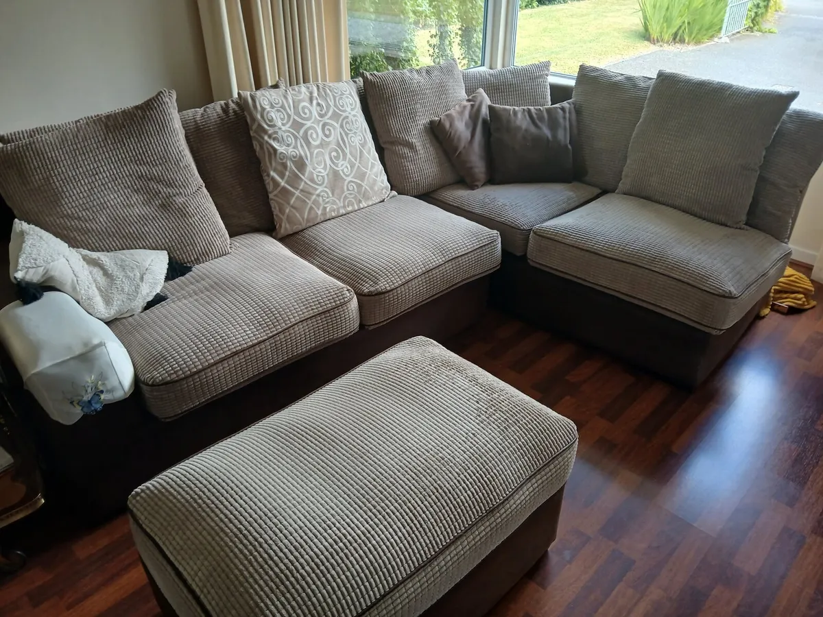 Corner suite
