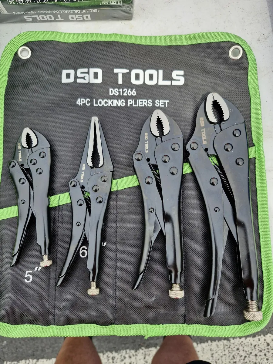 Locking pliers set