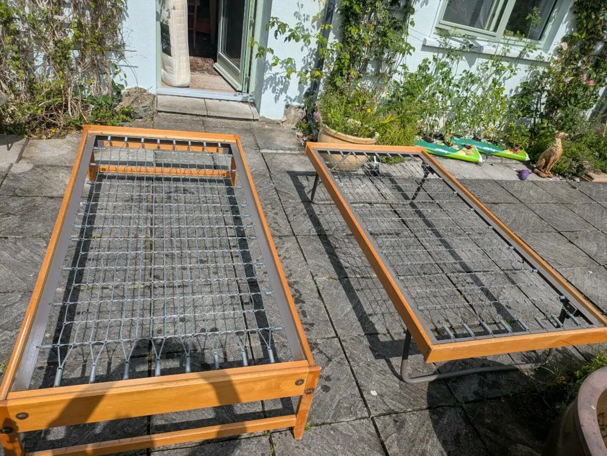Single bed and mattress - Image 4