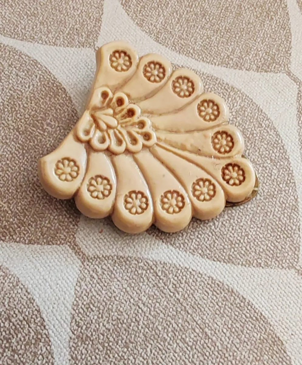 Vintage scarf clip - Image 1