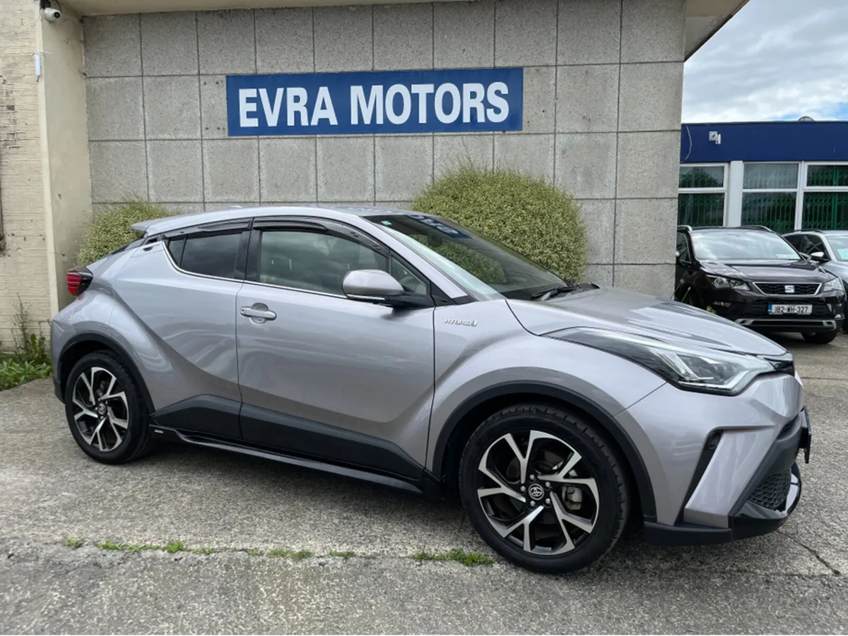 Toyota C-HR SOL HYBRID AUTOMATIC 1.8 PETROL //HIGH - Image 3