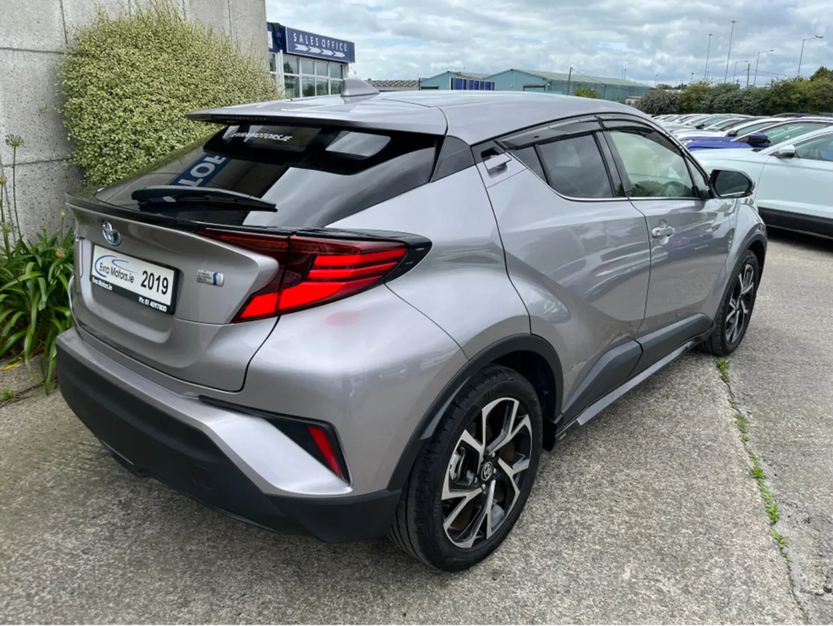 Toyota C-HR SOL HYBRID AUTOMATIC 1.8 PETROL //HIGH - Image 4