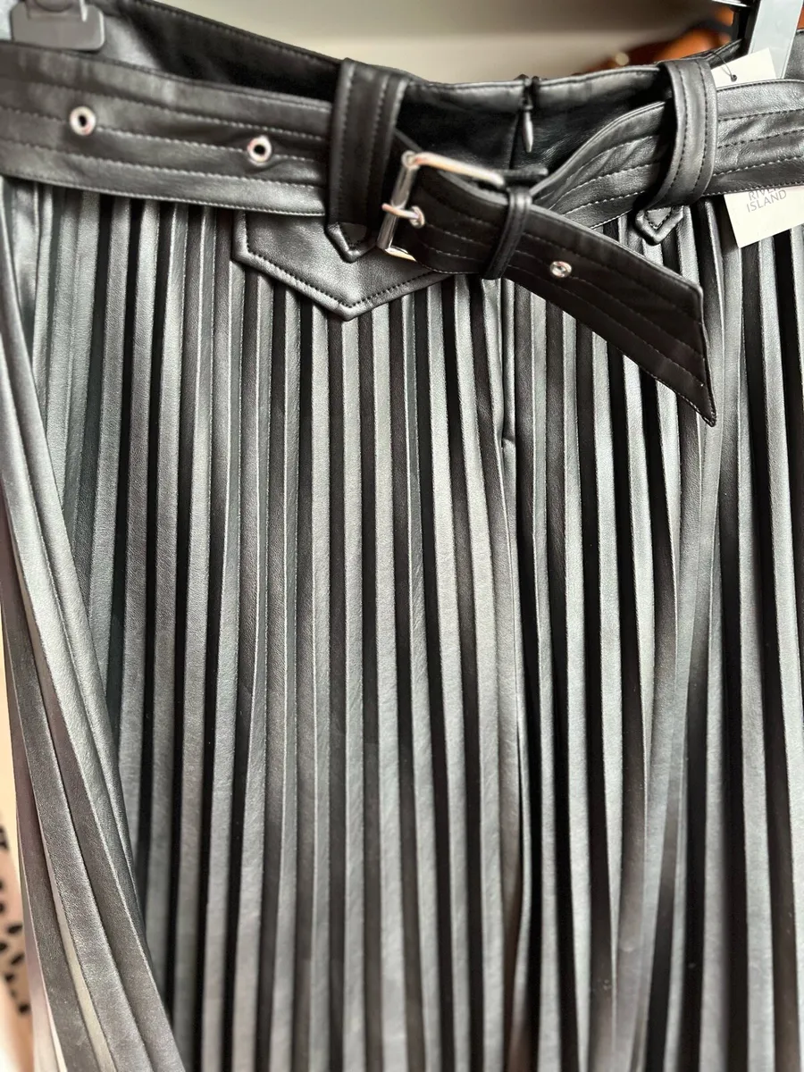 River island PU pleated black skirt - Image 1