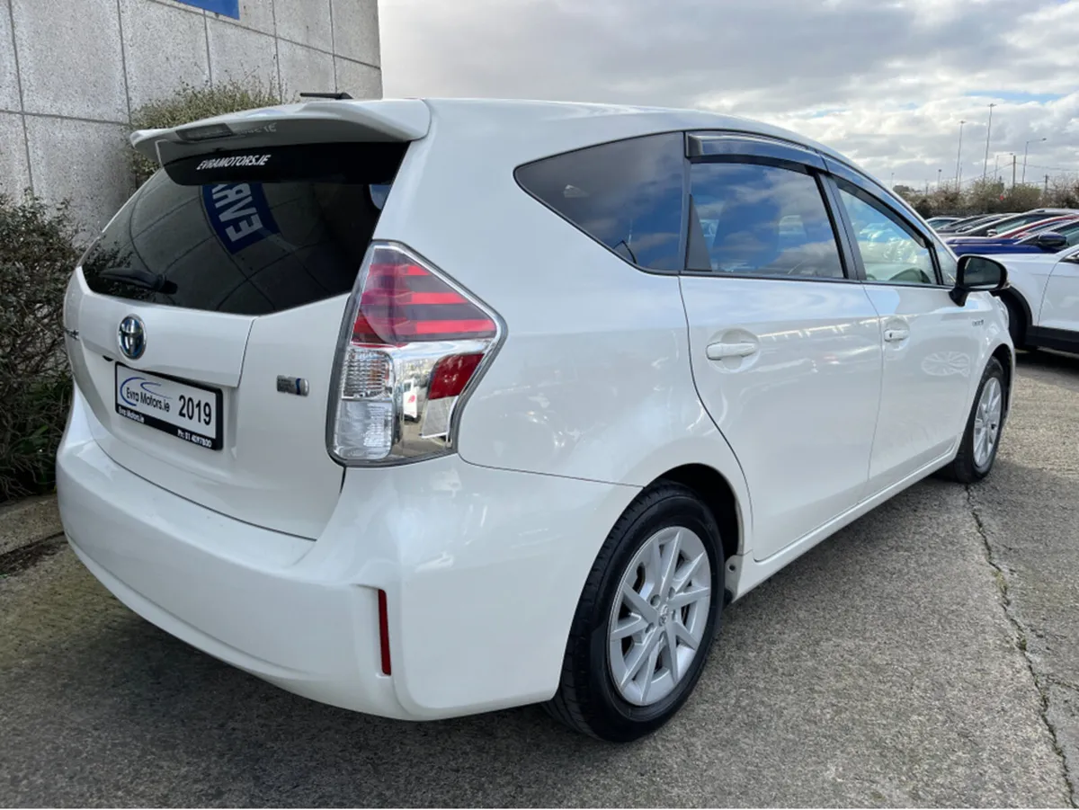 Toyota Prius 7 SEATER AUTOMATIC 1.8 PETROL HYBRID - Image 4
