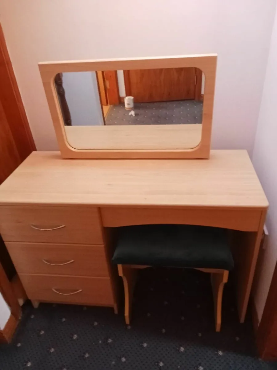 dressing table for young girls