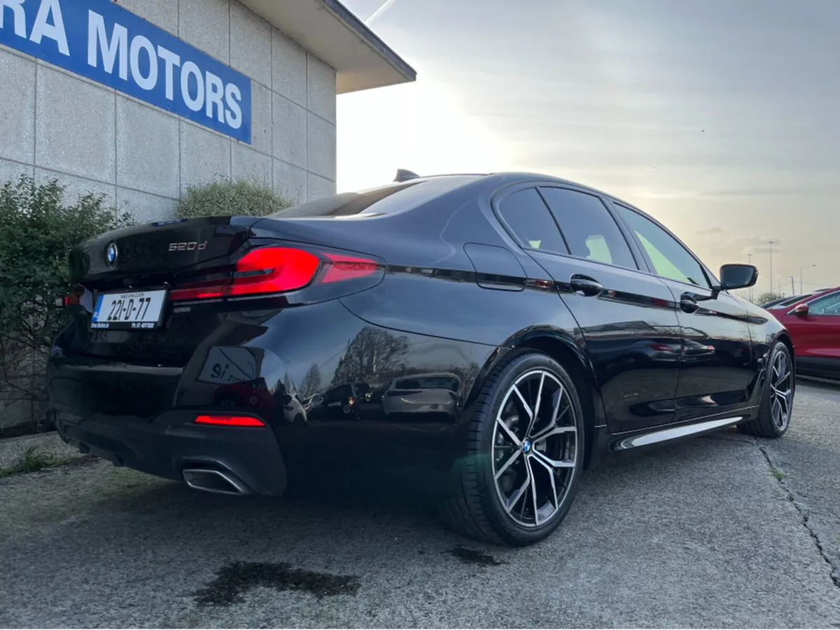 BMW 5-Series 520D M-SPORT 2.0 DIESEL LCI MHEV //SU - Image 4