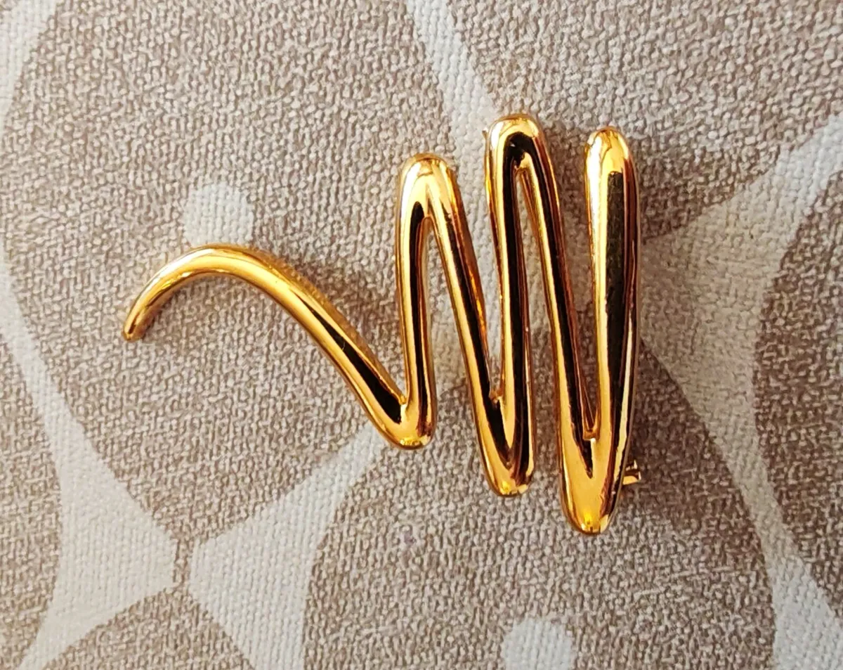 Retro goldtone brooch - Image 3