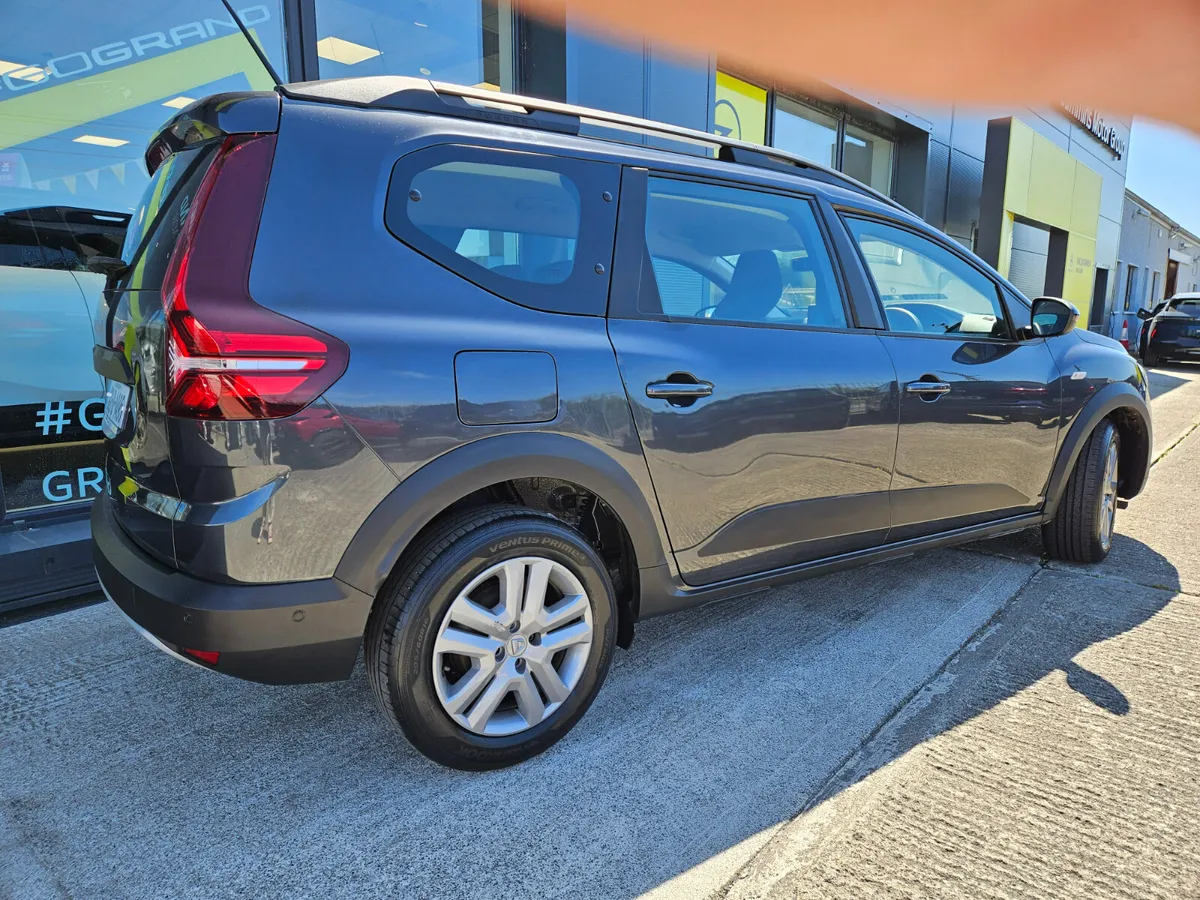 Dacia Jogger TCE 110 Comfort 7 Seater - Image 4