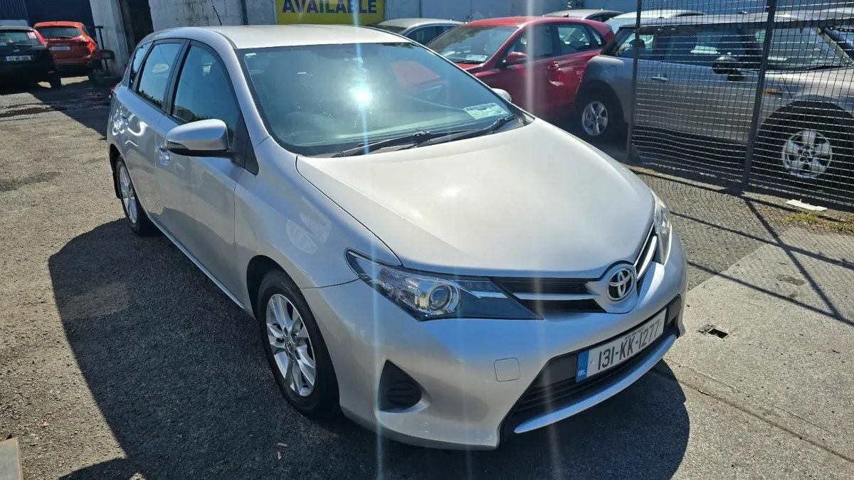 Toyota Auris 2013 - Image 4