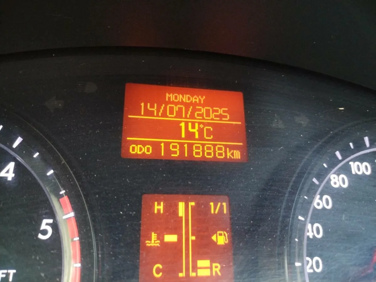 Car - Image 4