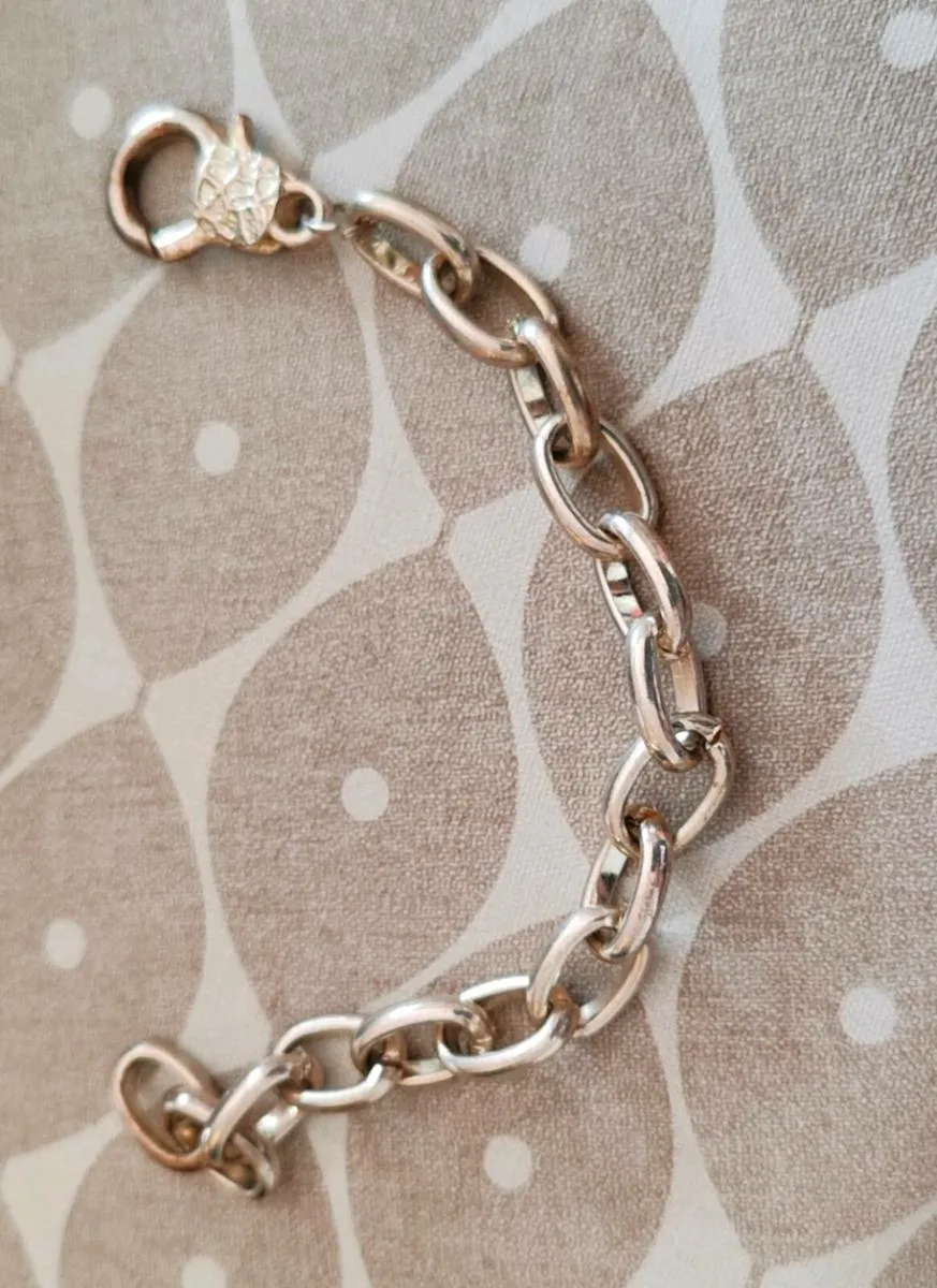 Silvertone bracelet - Image 1