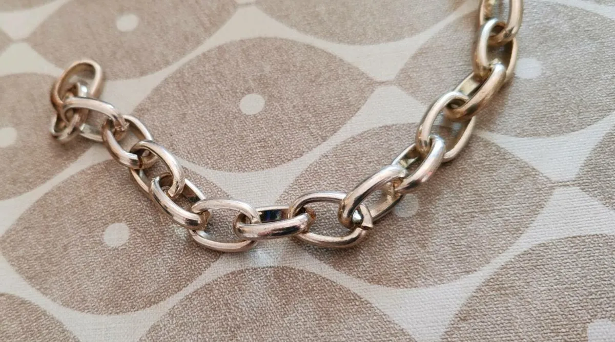 Silvertone bracelet - Image 3