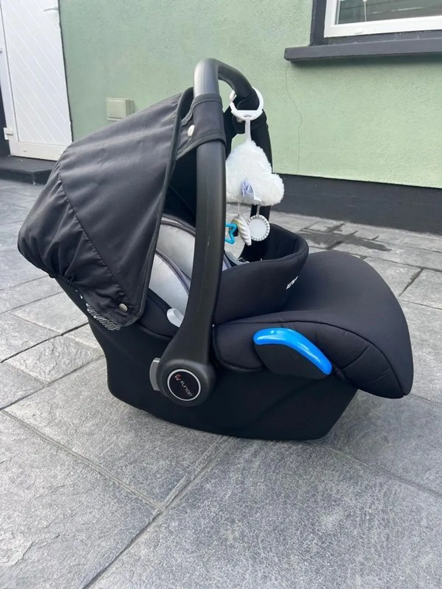 Car seat - Image 2
