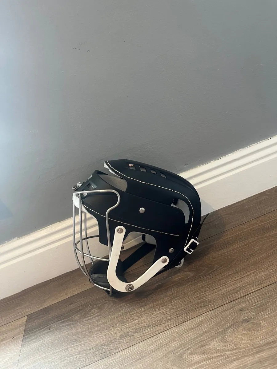 Cooper hurling helmet - Image 2