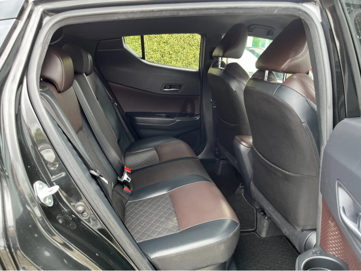 Toyota C-HR SOL AUTOMATIC HYBRID 1.8 PETROL //HIGH - Image 4