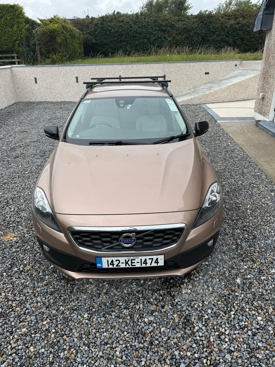 Volvo V40 Cross Country D4 1969cc Automatic - Image 1