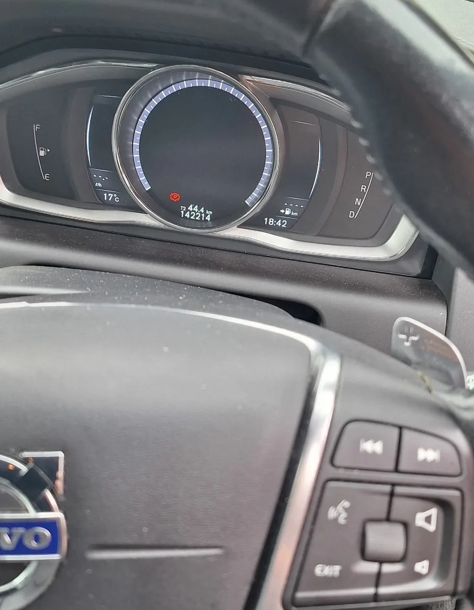 Volvo XC60 2015 - Image 2