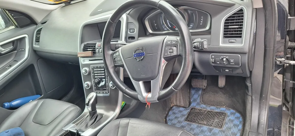 Volvo XC60 2015 - Image 4