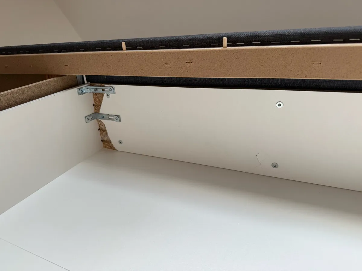 Bedroom set - Image 4