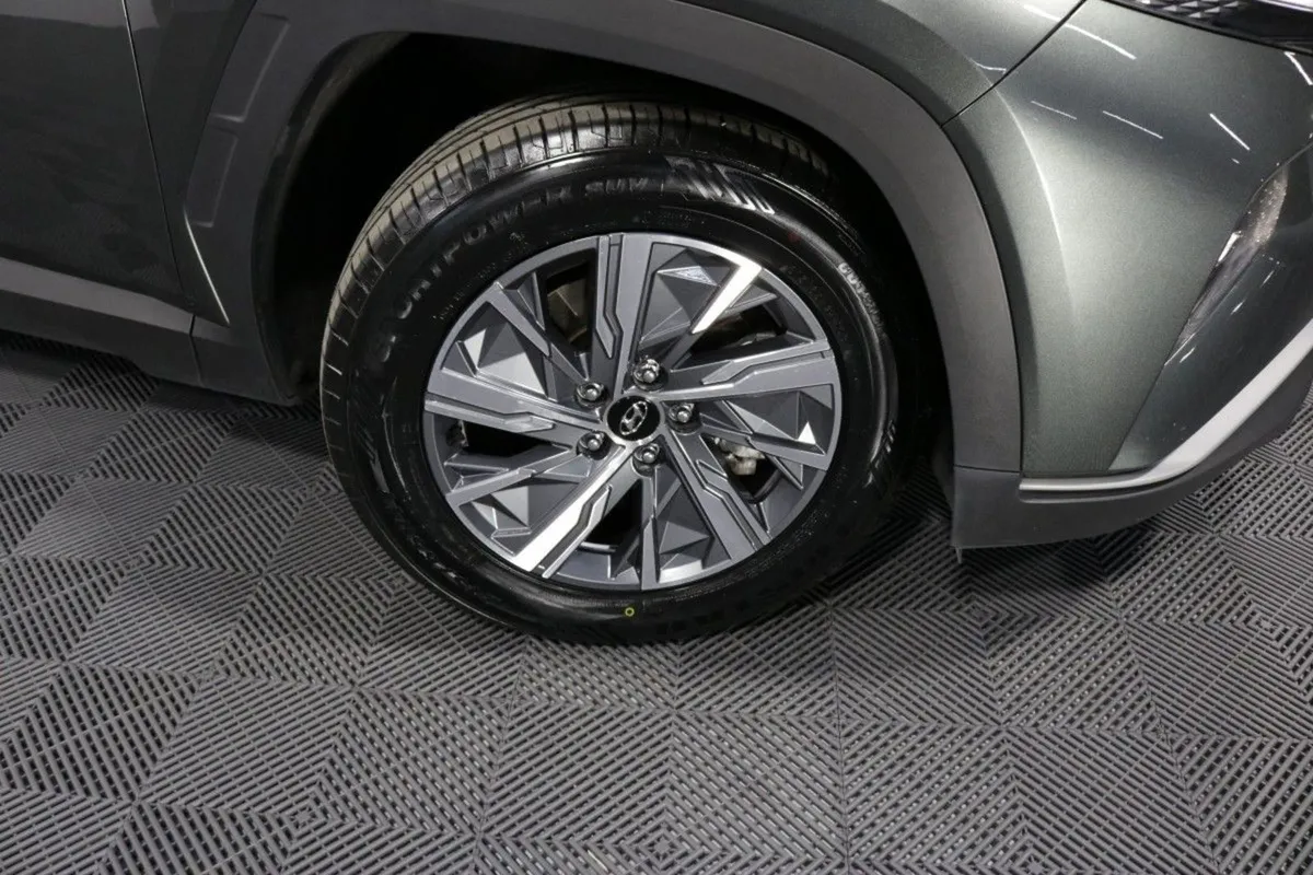 Hyundai Tucson Hybrid Executive 1.6l Petrol Autom - Image 3