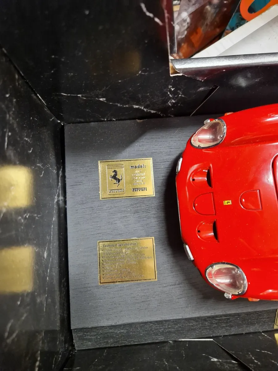 Corgi Revell 1:12 Ferrari GTO - Image 2