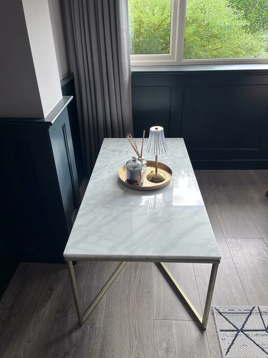 ☆€140 Marble Coffee table with gold metal frame☆ - Image 1