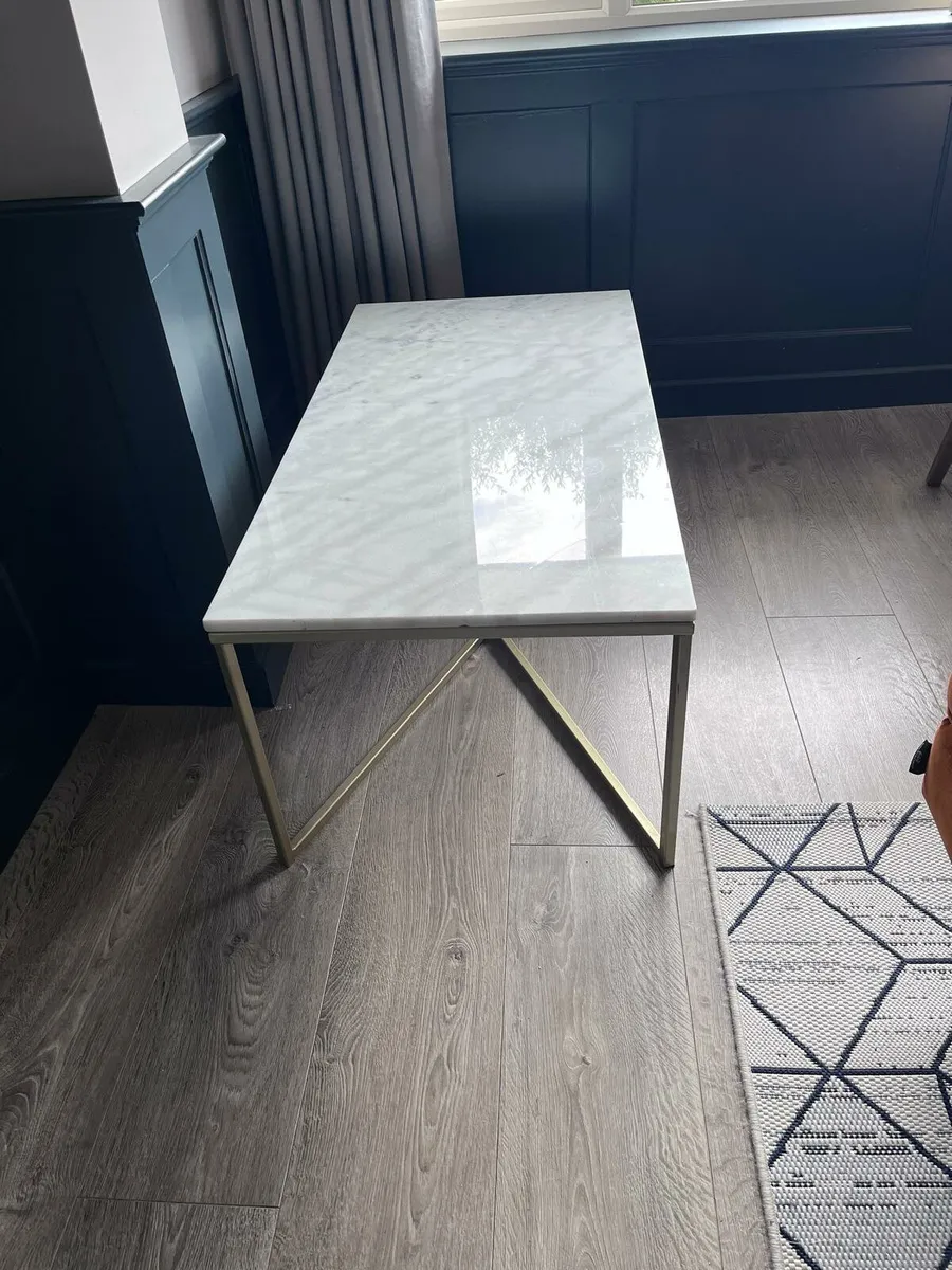 ☆€140 Marble Coffee table with gold metal frame☆ - Image 4