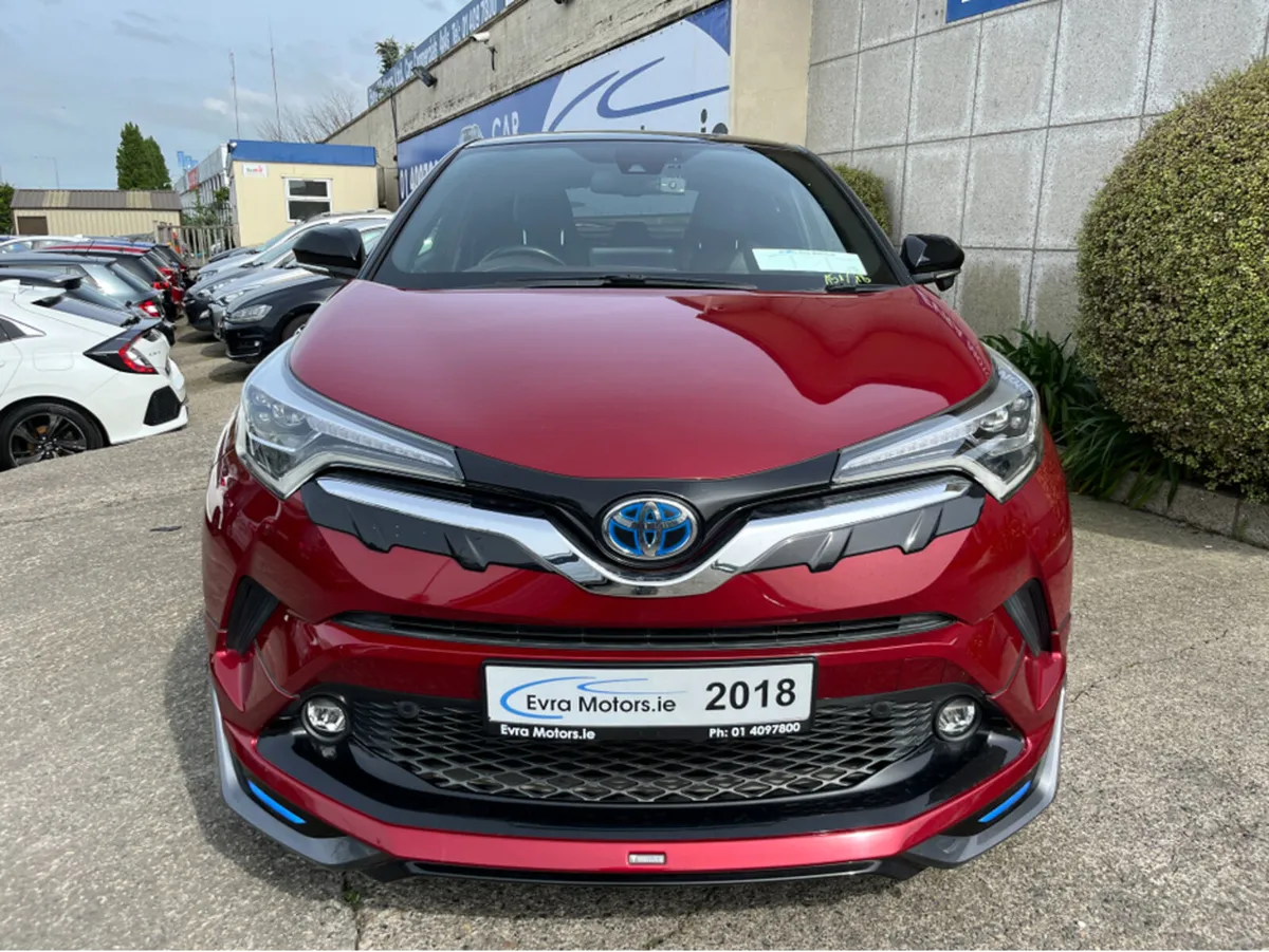 Toyota C-HR SOL MODELLISTA AUTOMATIC 1.8 PETROL HY - Image 2