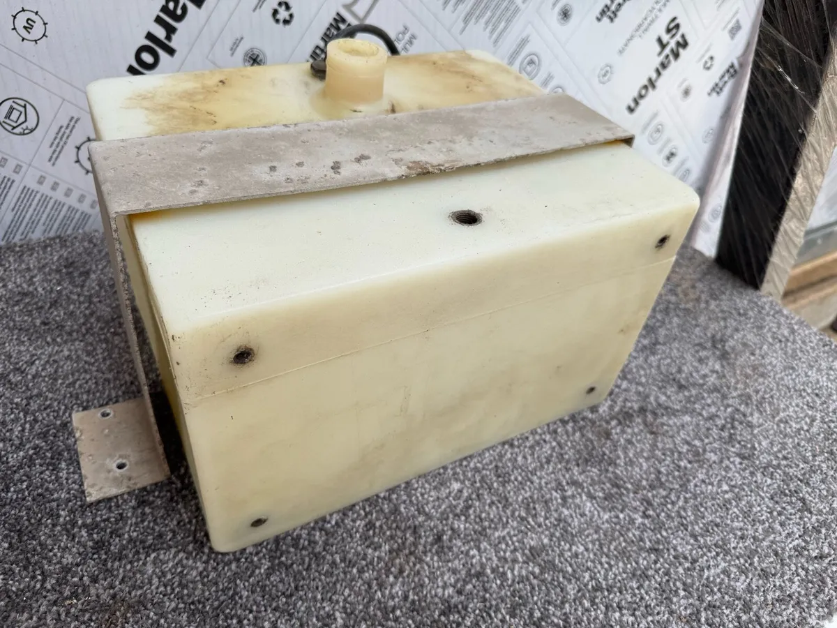 Horse Lorry Generator Fuel Tank. - Image 2
