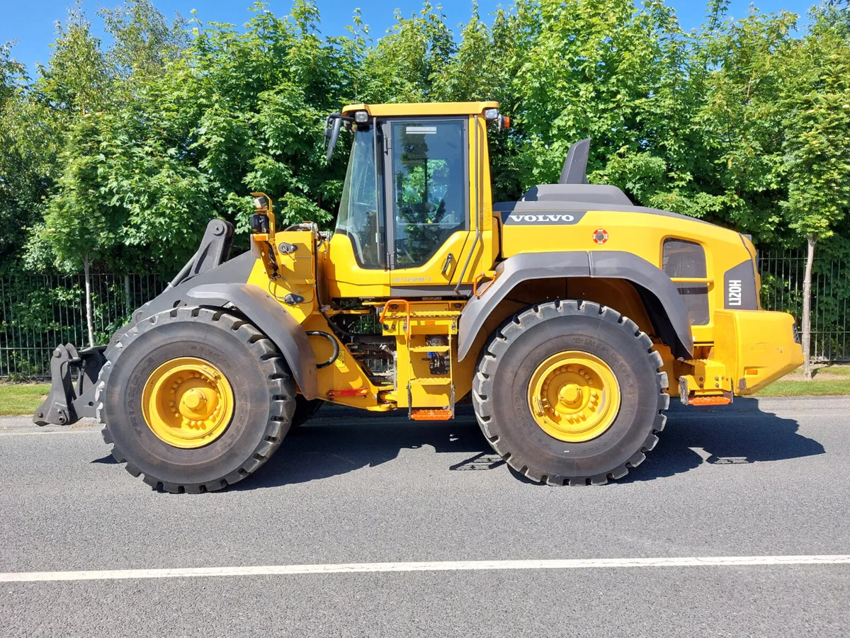 Volvo L120H - Image 1