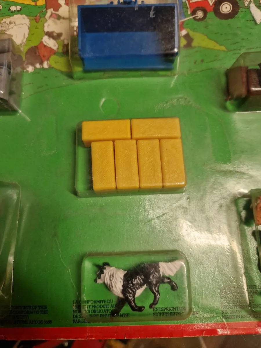 Britains Farm Accessories Set - Image 3