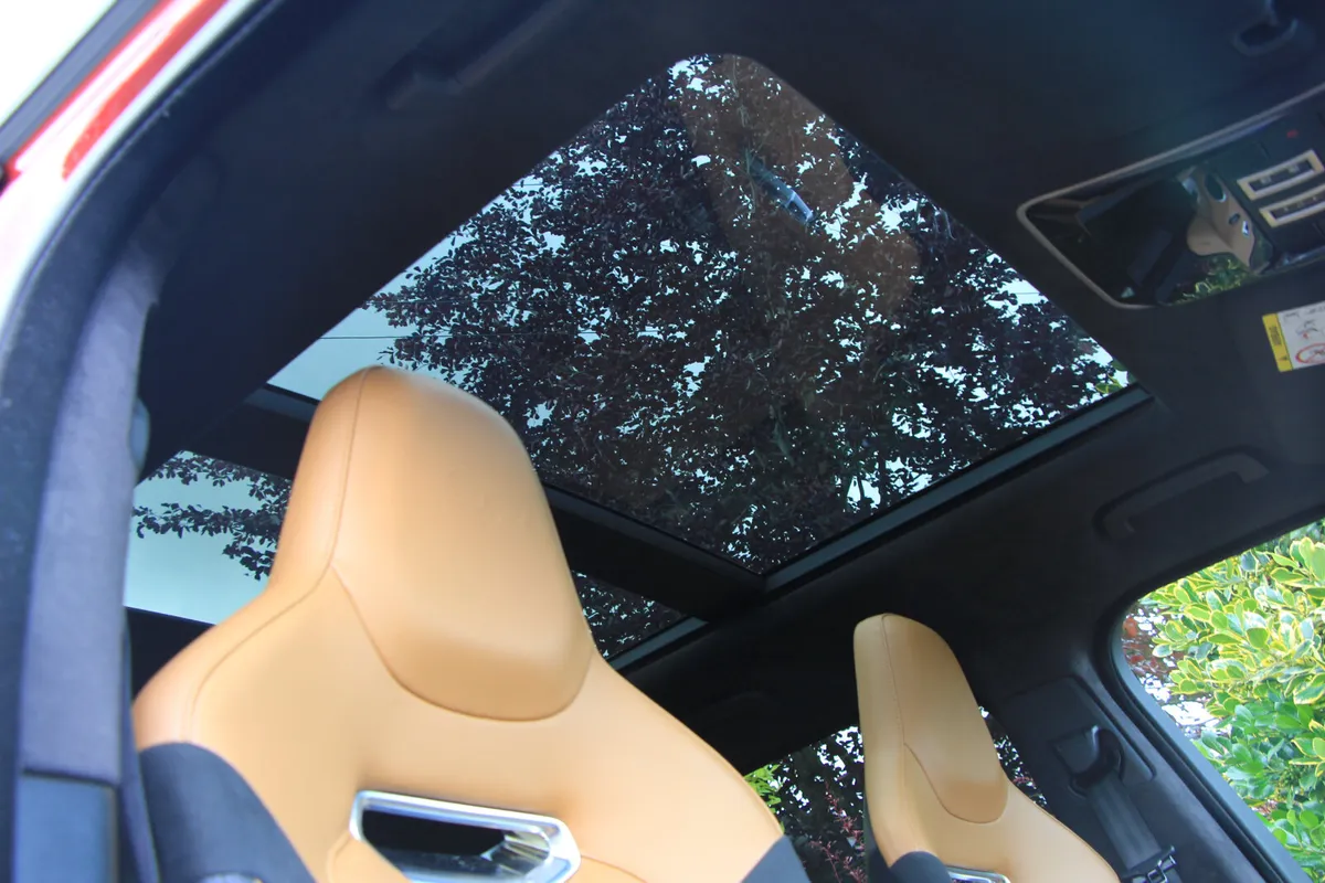 Range Rover SVR 5.0 V8 575Bhp * 1 owner - Image 3