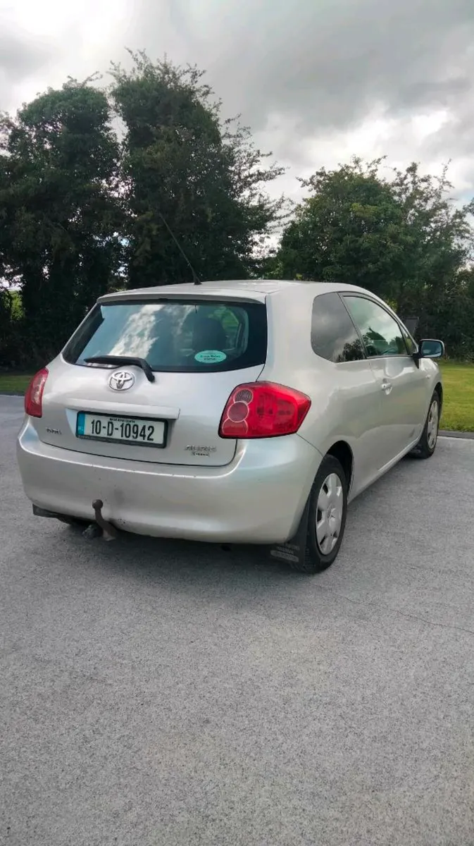 Van - Image 1