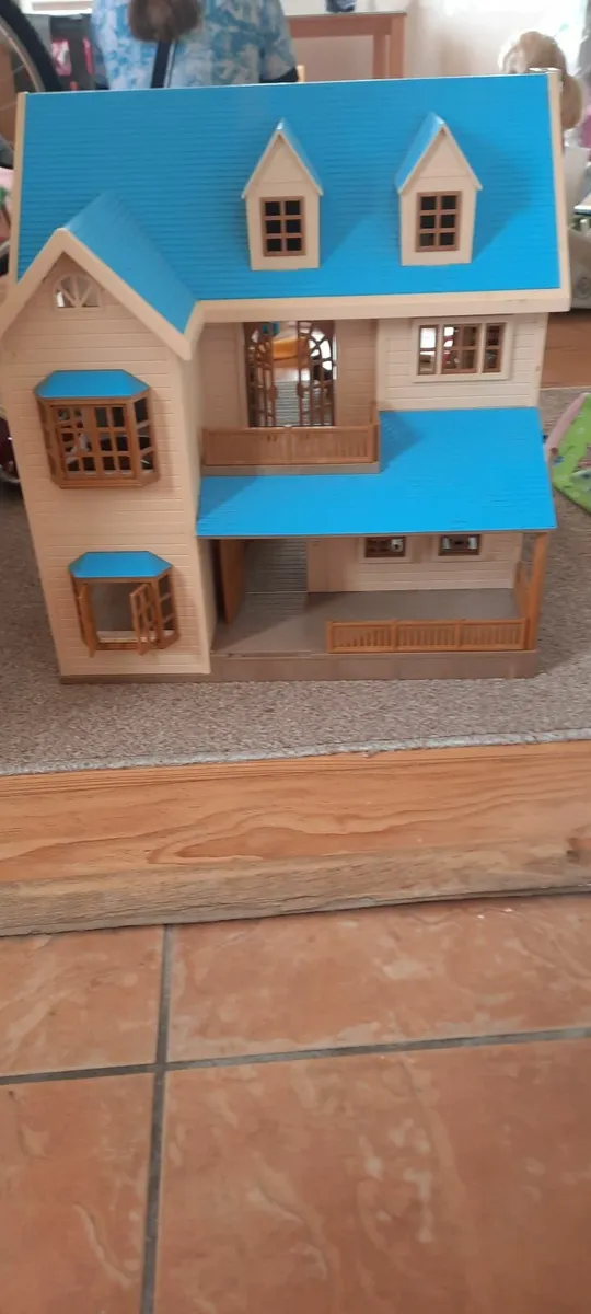 Sylvanian house , car and extras - Image 2