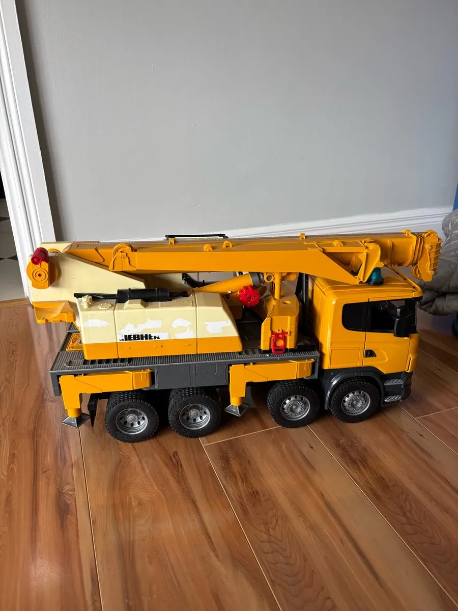 Liebherr scania truck - Image 1